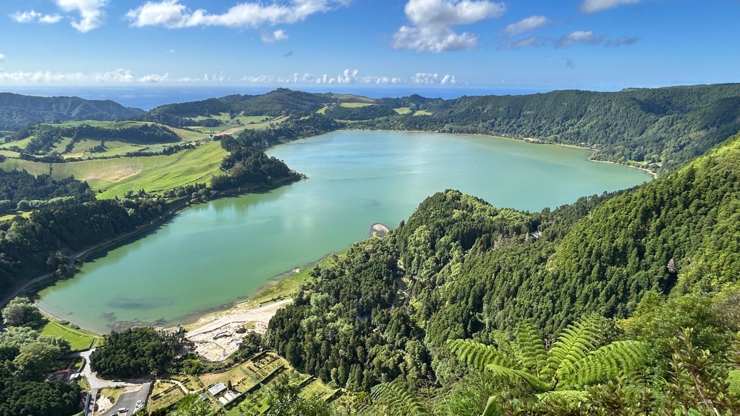 Lagoa das Furnas dal Mirador Pico do Ferro