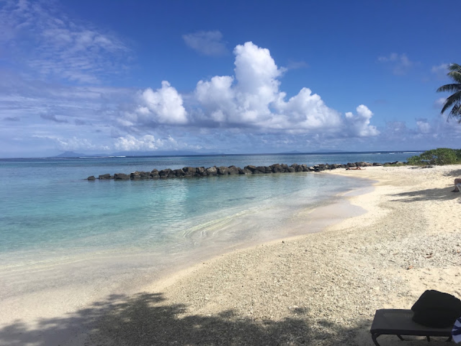Spiaggia davanti all’Hotel Maitai Lapita Village